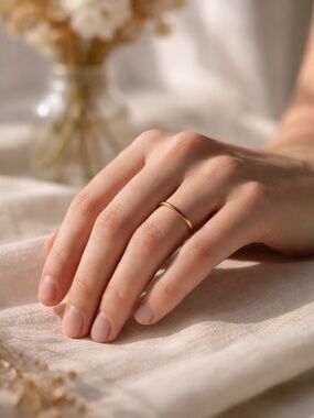 Minimalist Gold Band Ring | Elegant Thin Stackable Ring | Size 6 NEW